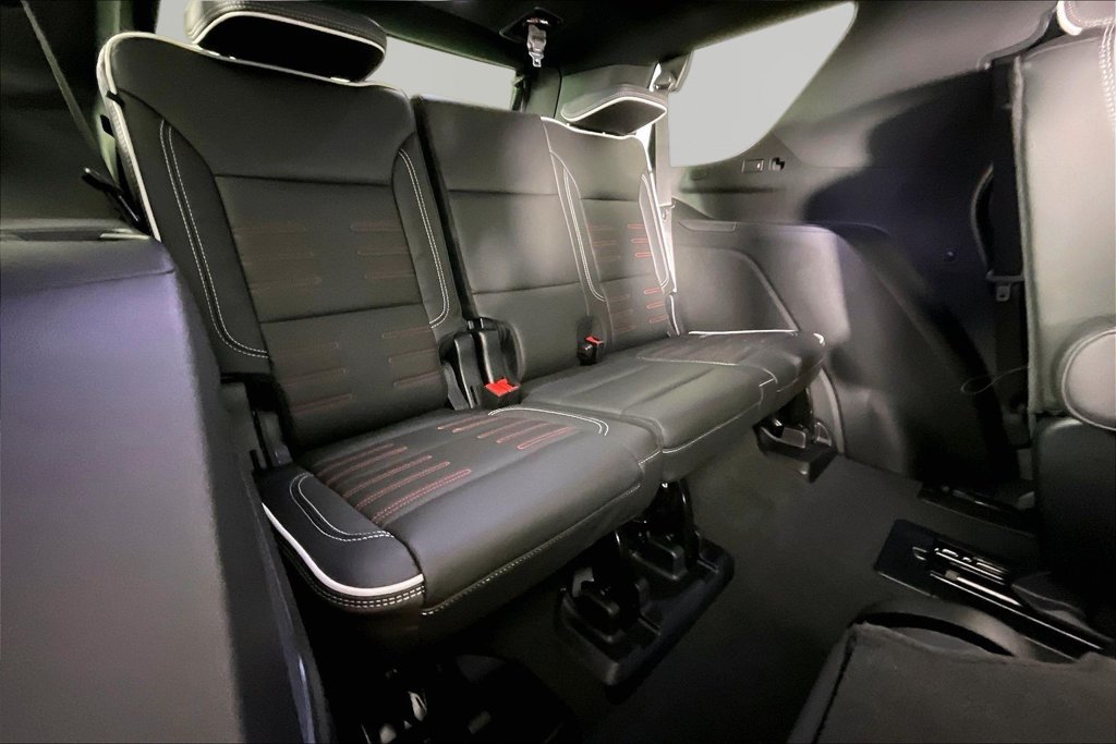 Used 2025 GMC Yukon AT4 Ultimate w/ LPO, Floor Liner Package AWD/4WD image 22