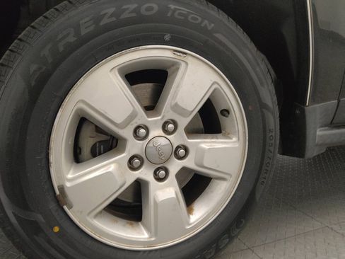 Used 2016 Jeep Compass Sport w/ Power Value Group image 31