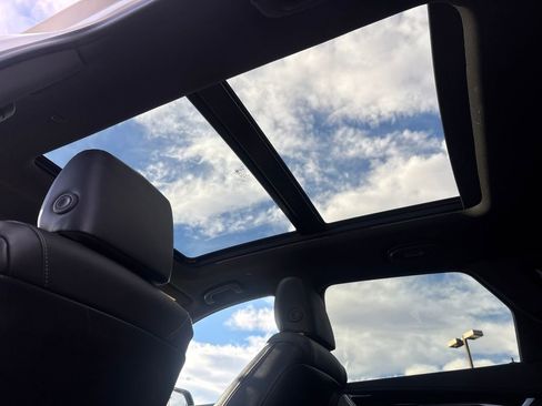 Used 2025 Cadillac XT5 Premium Luxury image 22