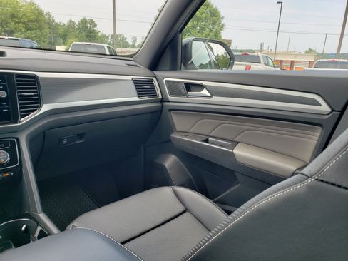 Used 2023 Volkswagen Atlas Cross Sport SEL AWD/4WD image 36