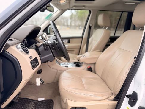 Used 2016 Land Rover LR4 HSE AWD/4WD image 8