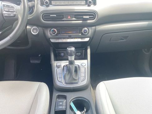Used 2022 Hyundai Kona Limited FWD image 11