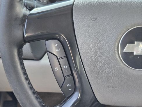 Used 2007 Chevrolet Suburban LT RWD image 25