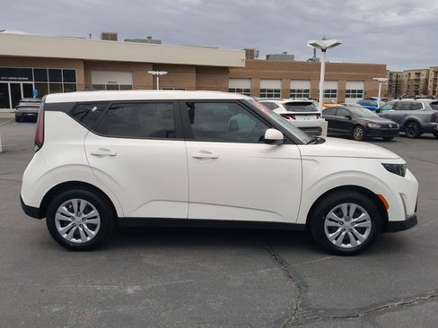 Certified 2023 Kia Soul LX image 6