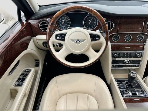 Used 2016 Bentley Mulsanne image 11