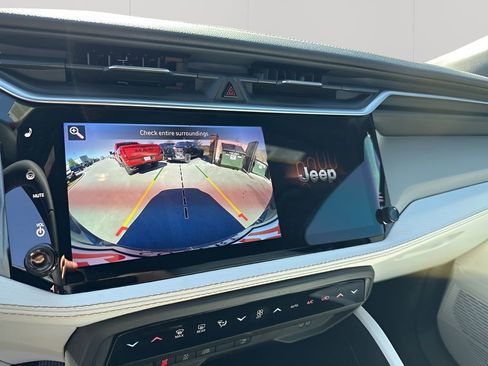 New 2026 Jeep Cherokee Limited image 38