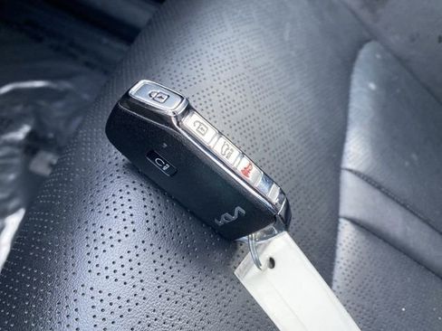 Certified 2022 Kia Sorento SX image 34