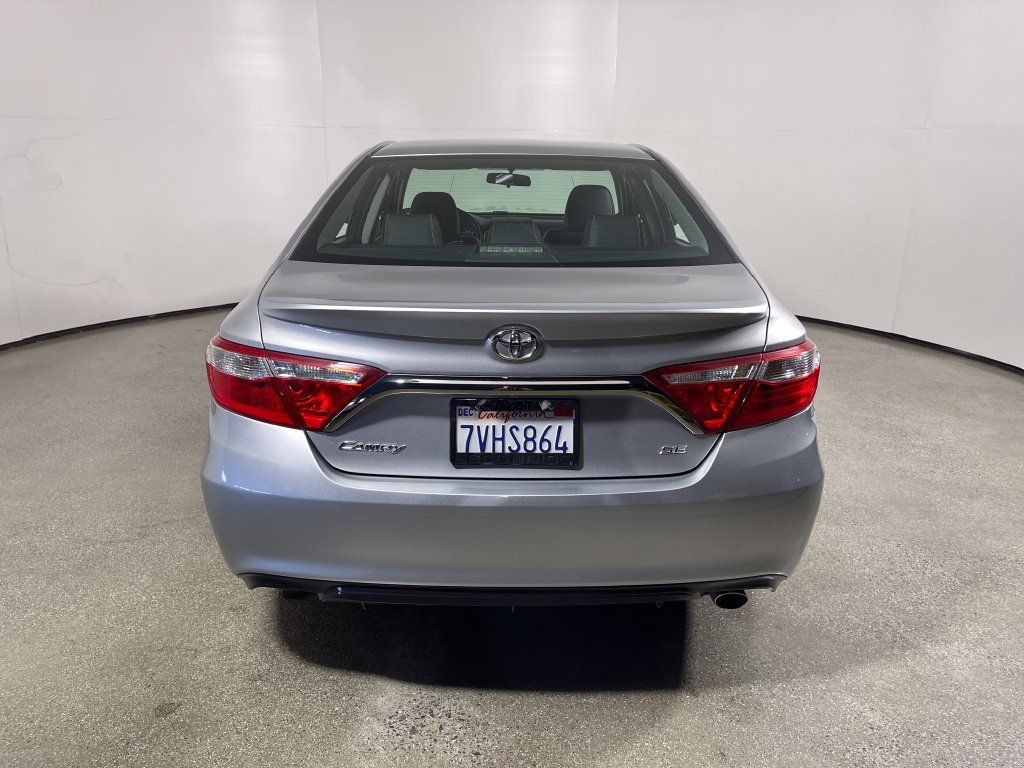 Used 2015 Toyota Camry SE FWD image 4