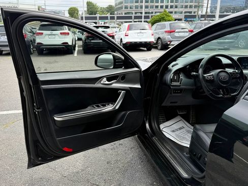 Used 2021 Kia Stinger GT RWD image 9