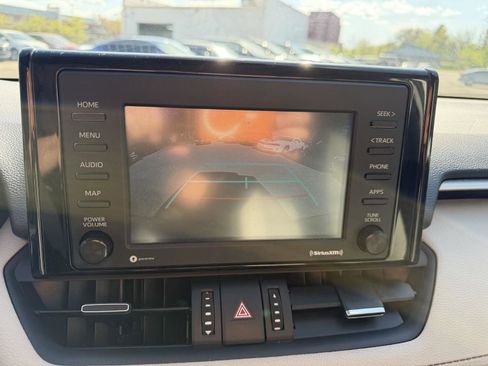 Used 2022 Toyota RAV4 XLE Premium FWD image 17