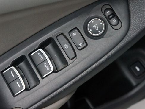 Used 2018 Honda Accord EX image 29