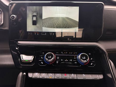 Used 2025 GMC Sierra 2500 AT4 w/ AT4 Premium Plus Package AWD/4WD image 30