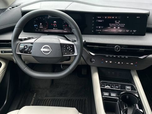 Used 2025 Nissan Murano SV AWD/4WD image 13