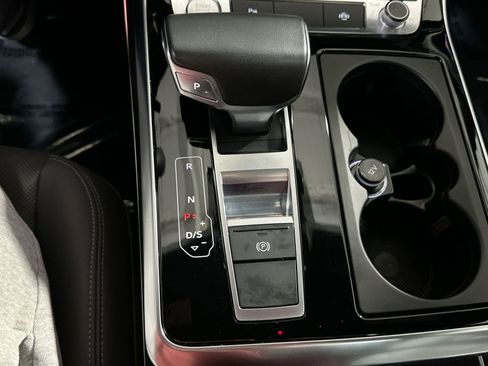 Used 2019 Audi Q8 Premium Plus image 31