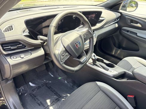 Used 2025 Buick Envista Preferred w/ Convenience I Package FWD image 16
