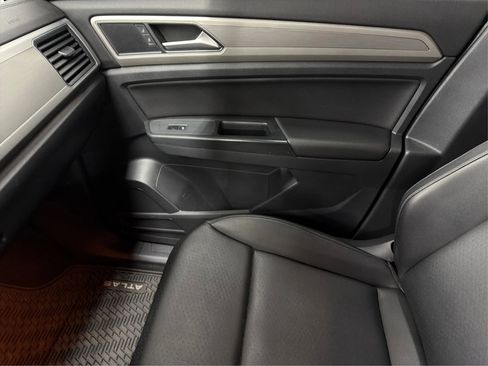 Used 2018 Volkswagen Atlas SE FWD image 40