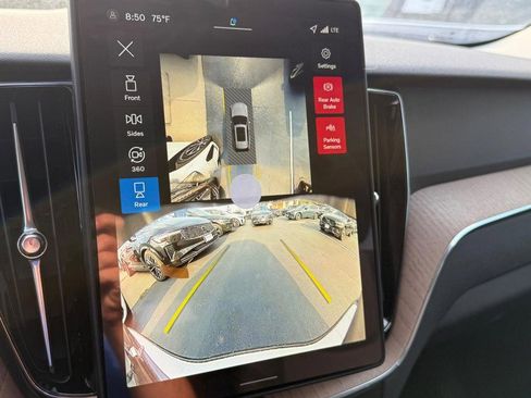 New 2026 Volvo XC60 B5 Plus w/ Protection Package Premier image 15