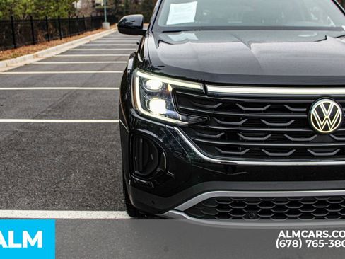 Used 2025 Volkswagen Atlas Cross Sport SE image 12
