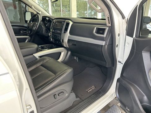 Used 2019 Nissan Titan PRO-4X w/ Pro-4x Convenience Package image 27