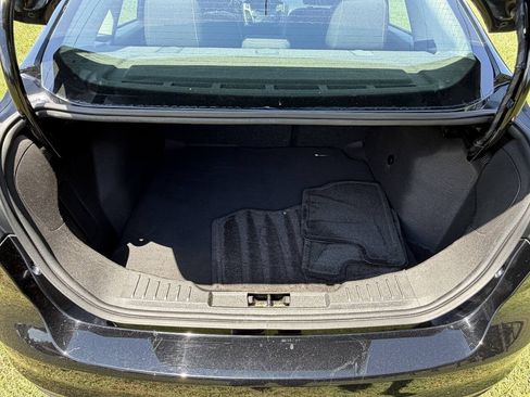 Used 2016 Ford Focus SE FWD image 9