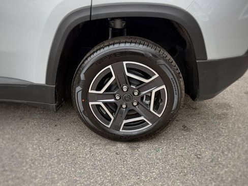 New 2026 Jeep Cherokee Laredo AWD/4WD image 16