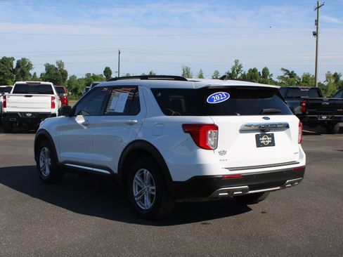 Used 2023 Ford Explorer XLT w/ Equipment Group 202A AWD/4WD image 7