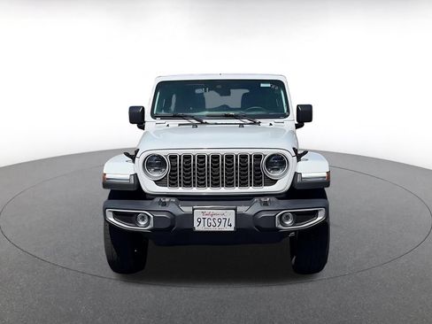 Used 2025 Jeep Wrangler Unlimited Sahara AWD/4WD image 4