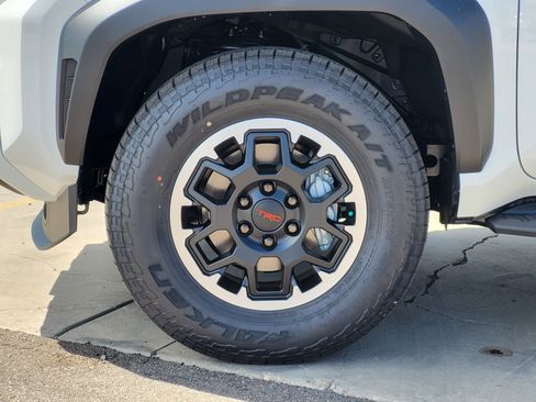 Used 2026 Toyota 4Runner TRD Off-Road Premium AWD/4WD image 7
