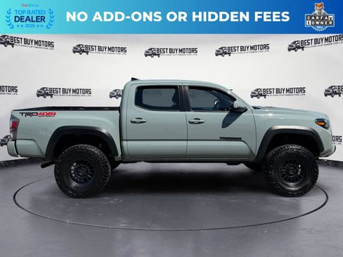 Used 2023 Toyota Tacoma TRD Off-Road AWD/4WD image 9