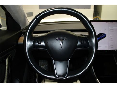 Used 2017 Tesla Model 3 Standard Range image 25