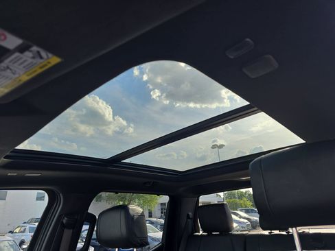 Used 2023 Toyota Tundra Platinum image 32