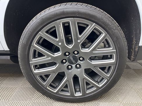 Used 2026 GMC Yukon Denali Ultimate w/ LPO, Floor Liner Package AWD/4WD image 30