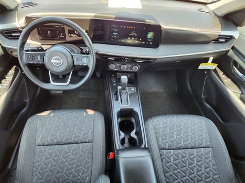 Certified 2025 Nissan Kicks SV AWD/4WD image 23