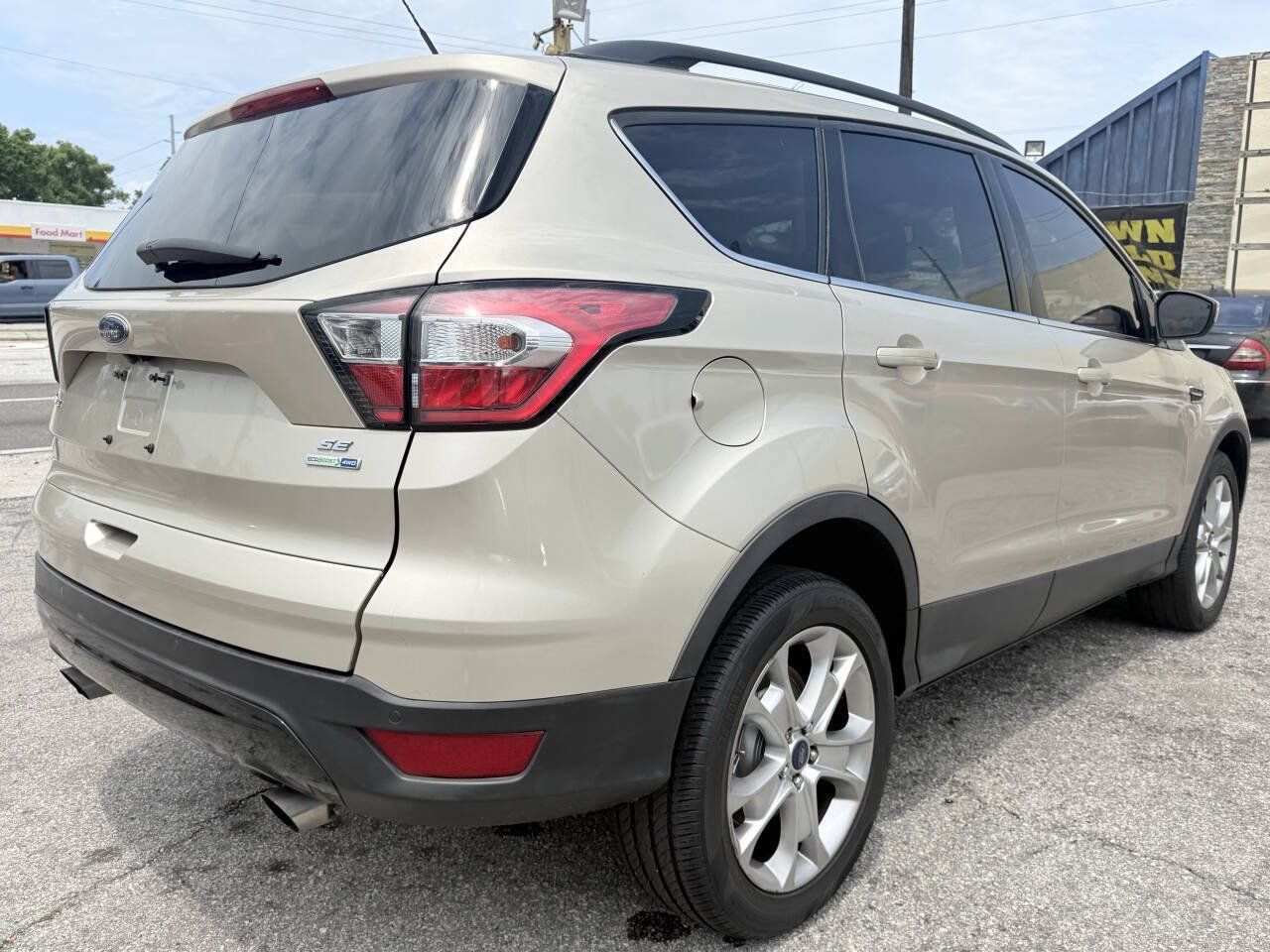Used 2018 Ford Escape SE w/ Ford Safe & Smart Package AWD/4WD image 8
