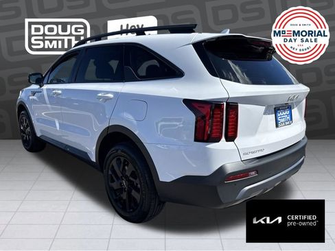 Certified 2023 Kia Sorento S w/ Panoramic Sunroof Package AWD/4WD image 2