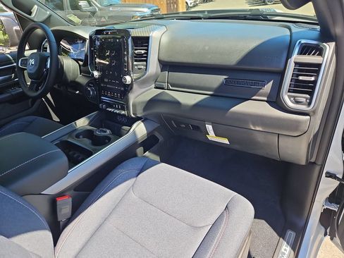 New 2026 RAM 1500 Big Horn AWD/4WD image 17