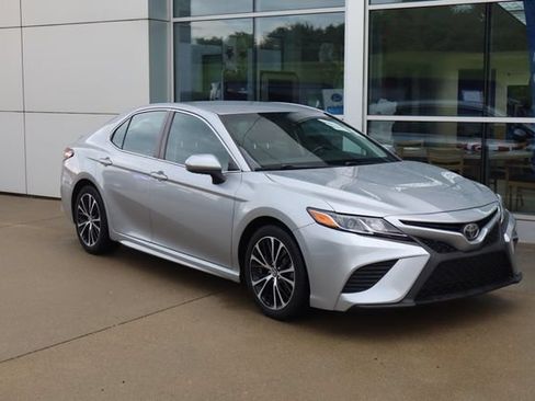 Used 2018 Toyota Camry SE FWD image 7