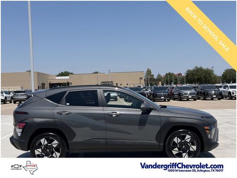 Used 2025 Hyundai Kona SEL FWD image 3