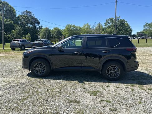 Used 2024 Nissan Rogue S FWD image 5