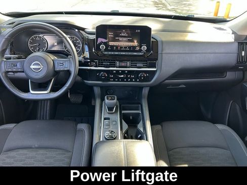 Used 2025 Nissan Pathfinder SV image 13