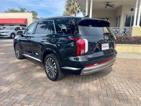 Used 2025 Hyundai Palisade Calligraphy FWD image 3