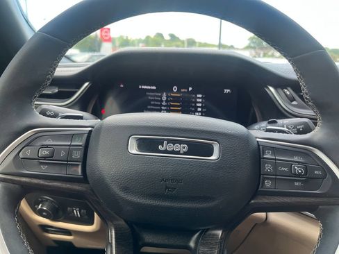 Used 2024 Jeep Grand Cherokee L Limited RWD image 43