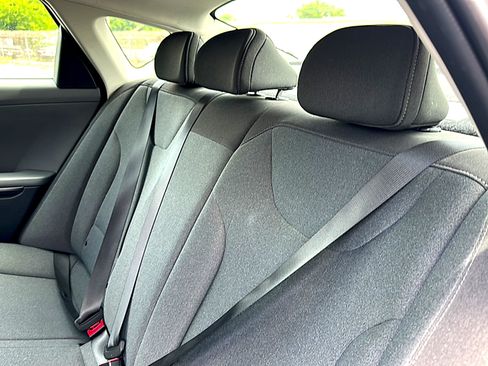 Used 2025 Kia K4 FWD image 19