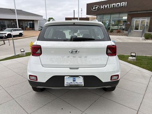 New 2026 Hyundai Venue SEL FWD image 4