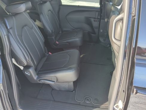 New 2026 Chrysler Pacifica Select w/ S Appearance Package FWD image 48