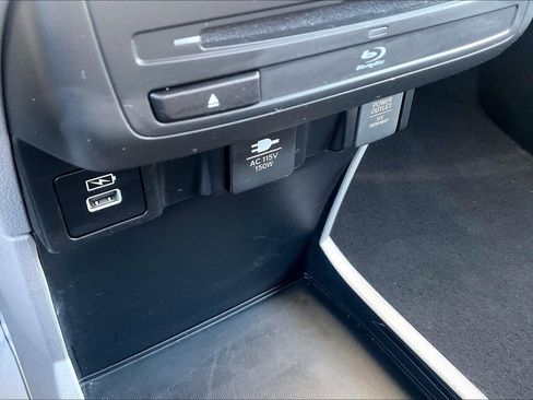 Used 2023 Honda Odyssey Touring image 18