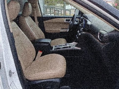 Used 2023 Ford Explorer Limited image 26