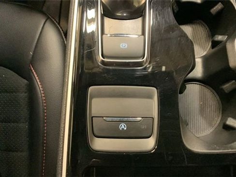 Used 2020 Ford Edge ST-Line w/ Cold Weather Package image 43