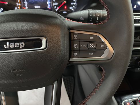 Used 2024 Jeep Compass Trailhawk image 19