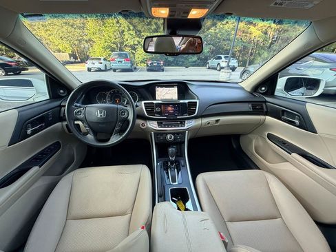 Used 2013 Honda Accord Touring image 2